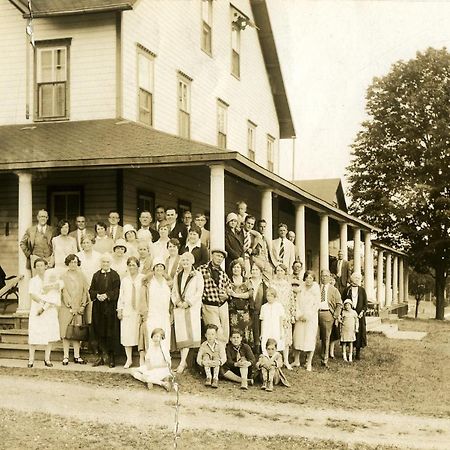 Hotel Fountain Point Suttons Bay Exterior foto