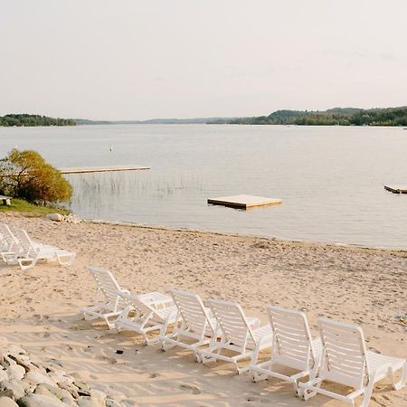 Hotel Fountain Point Suttons Bay Exterior foto